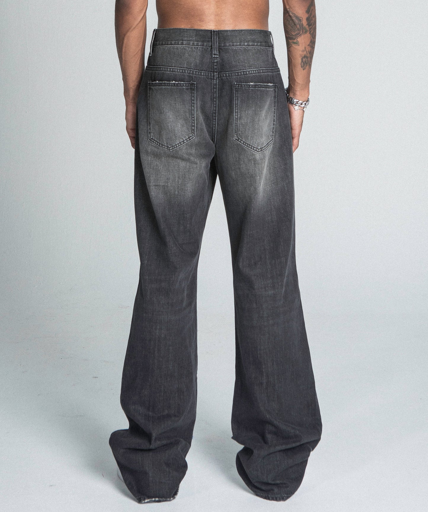 AJ09B-2 VAQUEROS ANCHOS NEGROS DESGASTADOS